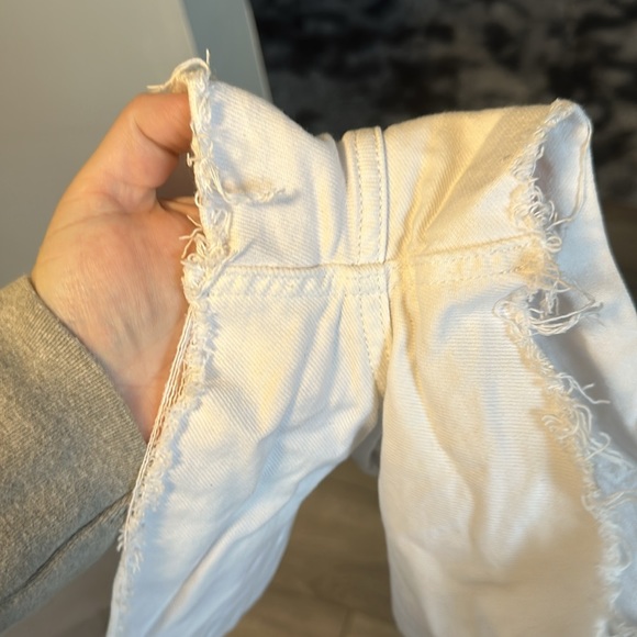 Lucky Brand ‘the cut off’ shorts size 8 in white jean - Picture 5 of 10